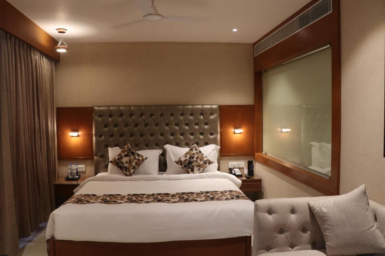 Sk Lords Inn Amhedabad Dış mekan fotoğraf