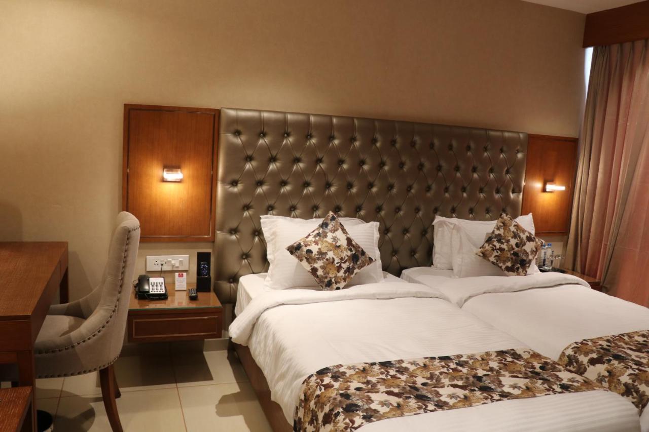 Sk Lords Inn Amhedabad Dış mekan fotoğraf