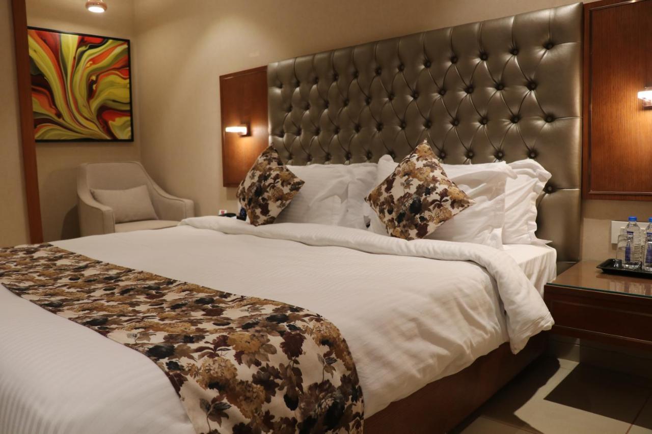 Sk Lords Inn Amhedabad Dış mekan fotoğraf