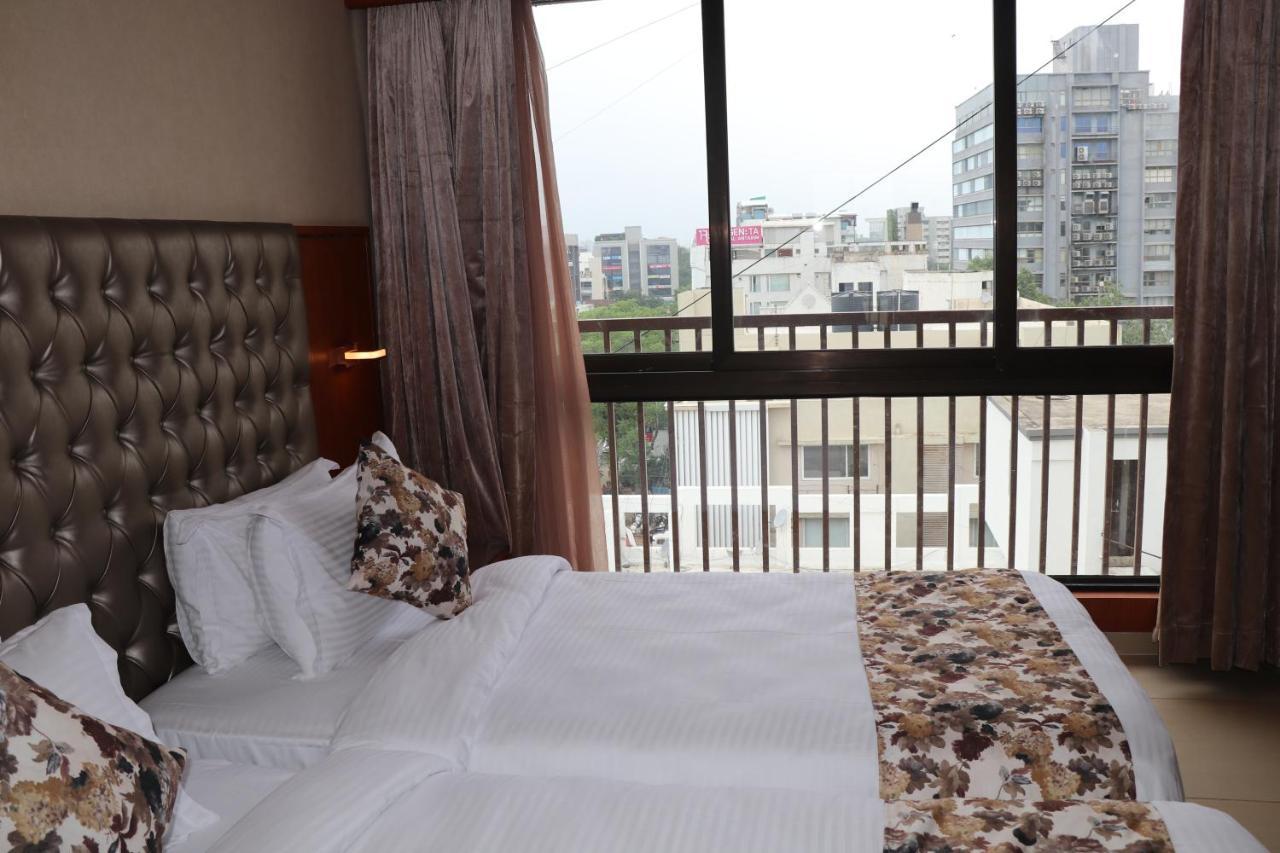 Sk Lords Inn Amhedabad Dış mekan fotoğraf