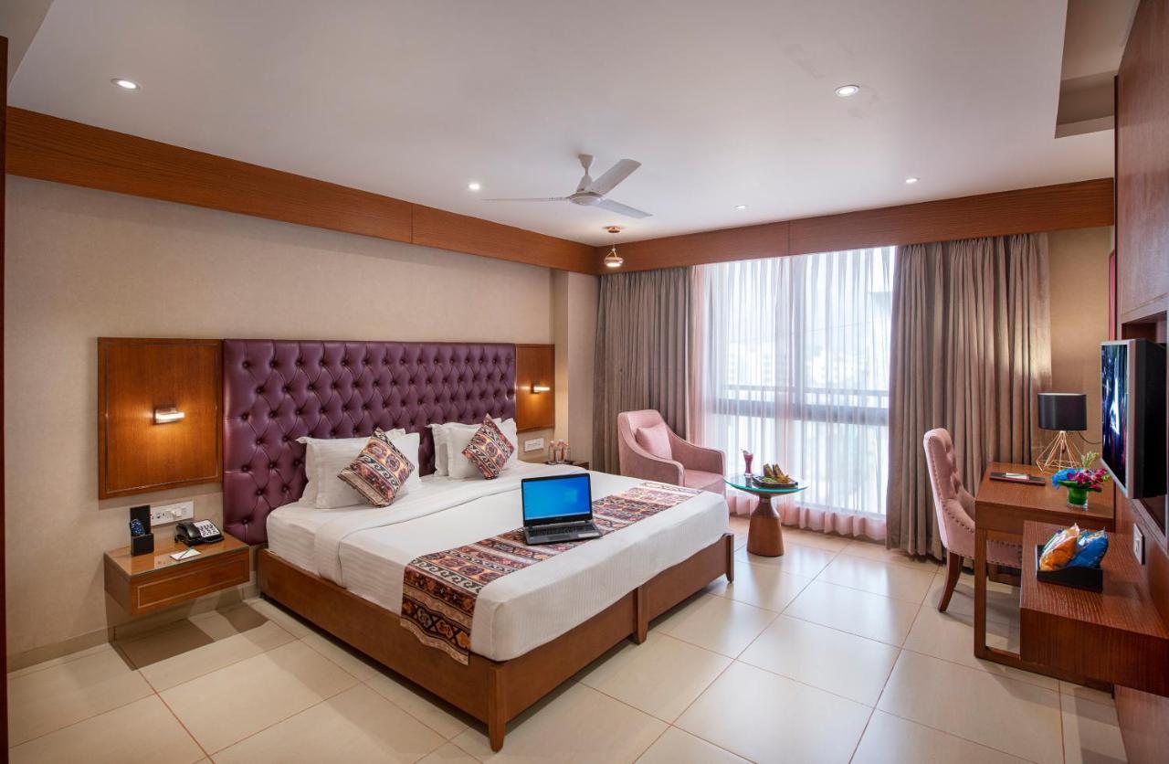 Sk Lords Inn Amhedabad Dış mekan fotoğraf