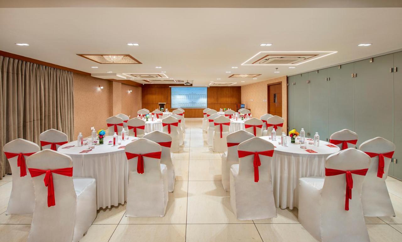 Sk Lords Inn Amhedabad Dış mekan fotoğraf
