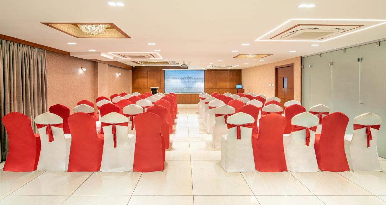 Sk Lords Inn Amhedabad Dış mekan fotoğraf