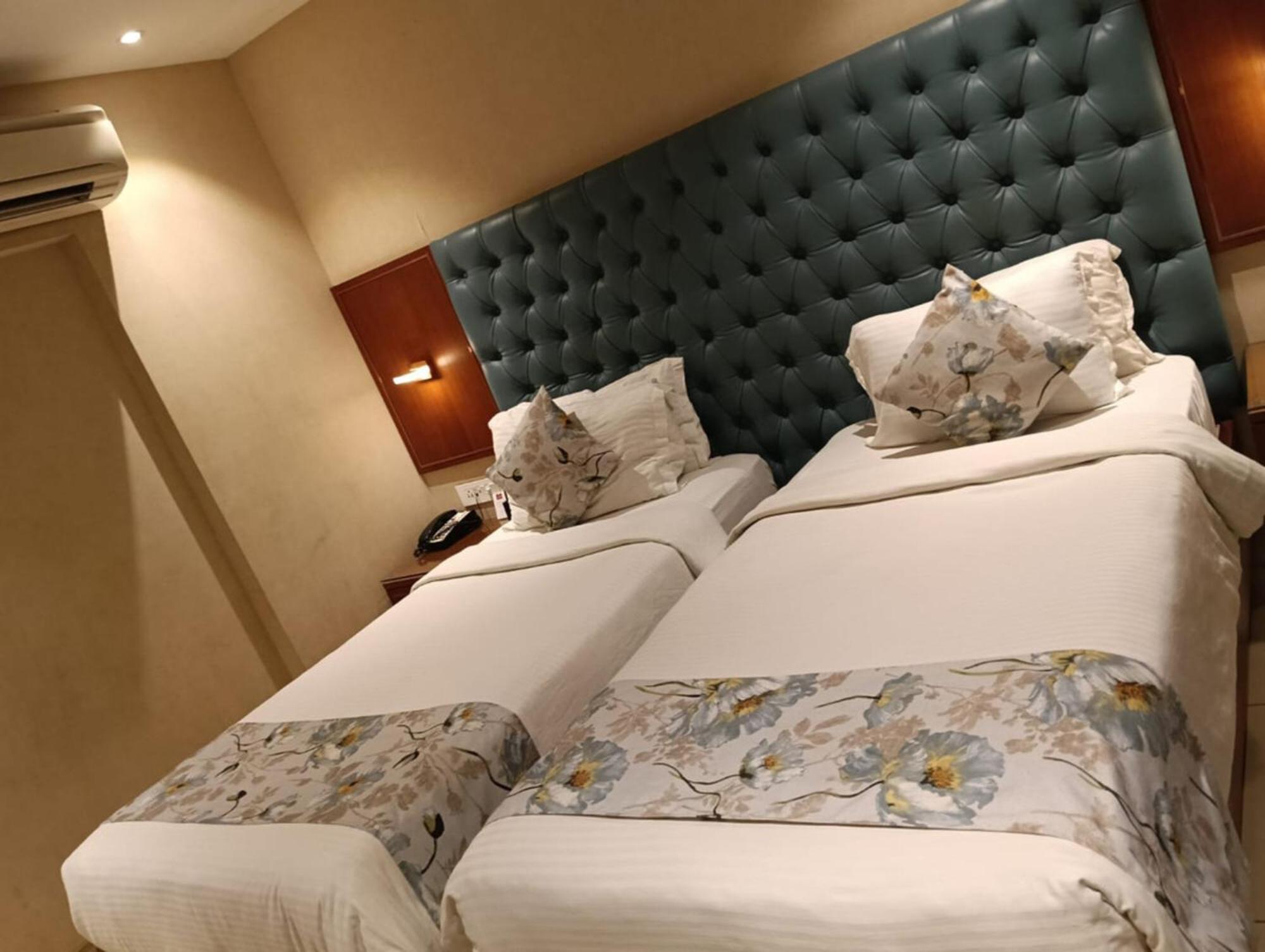 Sk Lords Inn Amhedabad Dış mekan fotoğraf