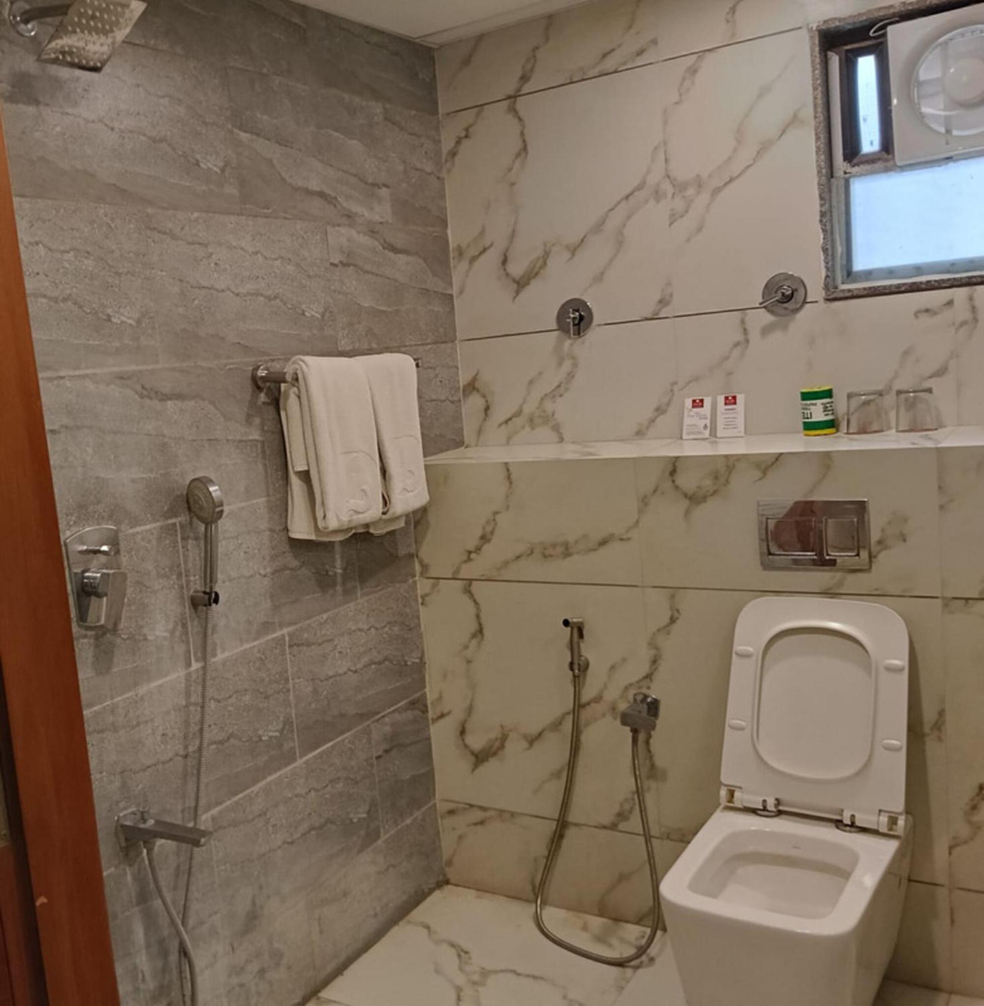 Sk Lords Inn Amhedabad Dış mekan fotoğraf